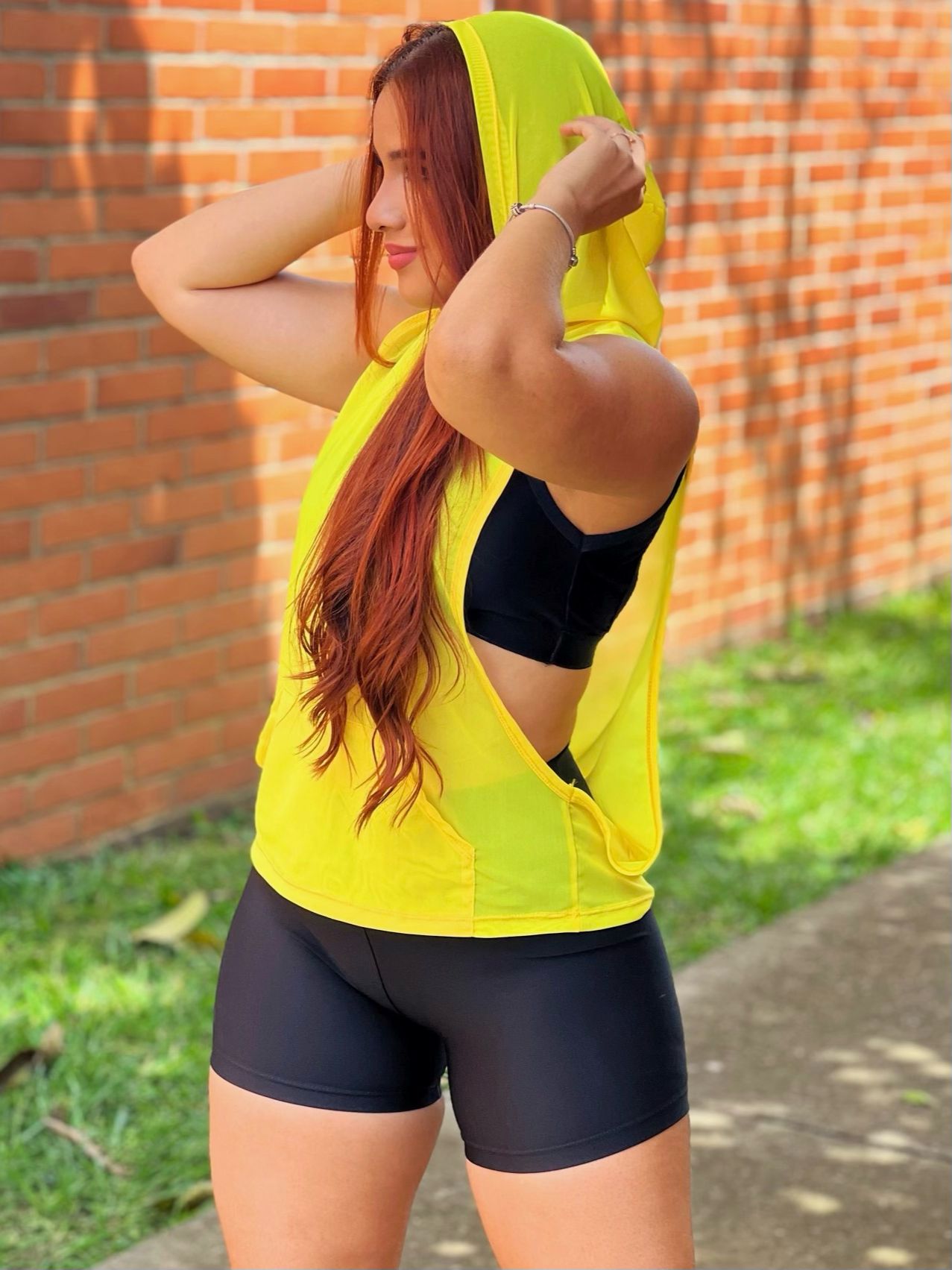 Blusa Sin Manga Gorra