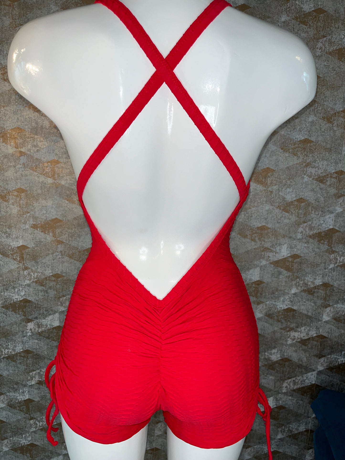 Jumpsuit Brocado Corto Rojo Cruz