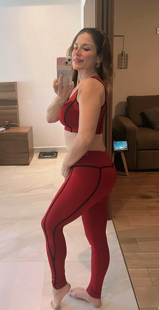 Conjunto Leggin y Top Rojo Líneas